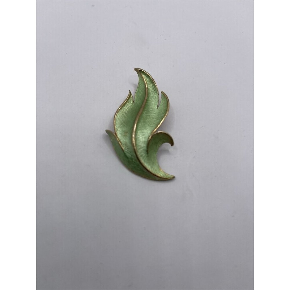 Vintage J.J. Jewelry Mint Green Gold Tone Leaf Brooch Pin